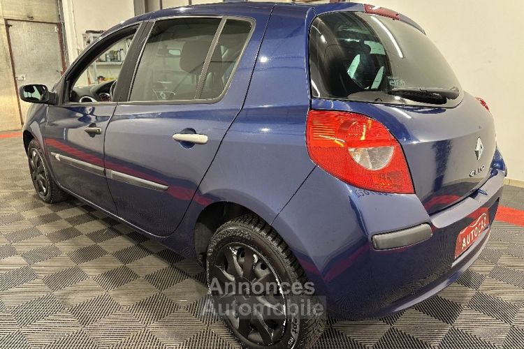 Renault Clio III 1.2 16V 75 eco2 +5PORTES - <small></small> 5.990 € <small>TTC</small> - #6