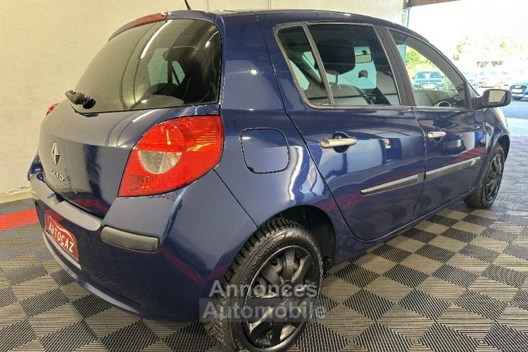 Renault Clio III 1.2 16V 75 eco2 +5PORTES - <small></small> 5.990 € <small>TTC</small> - #8