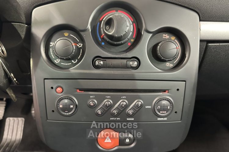 Renault Clio III 1.2 16V 75 eco2 +5PORTES - <small></small> 5.990 € <small>TTC</small> - #11