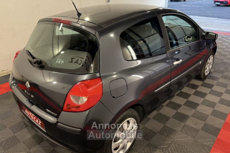 Renault Clio III 1.2 16V 75 Expression +88000KM - <small></small> 5.990 € <small>TTC</small> - #17