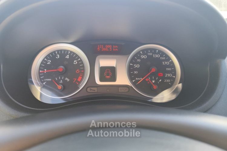 Renault Clio III 1.2 16V 75ch (5 cv) BVM5 Gris 3 Portes - eco2 Authentique 2009 - <small></small> 4.500 € <small>TTC</small> - #15