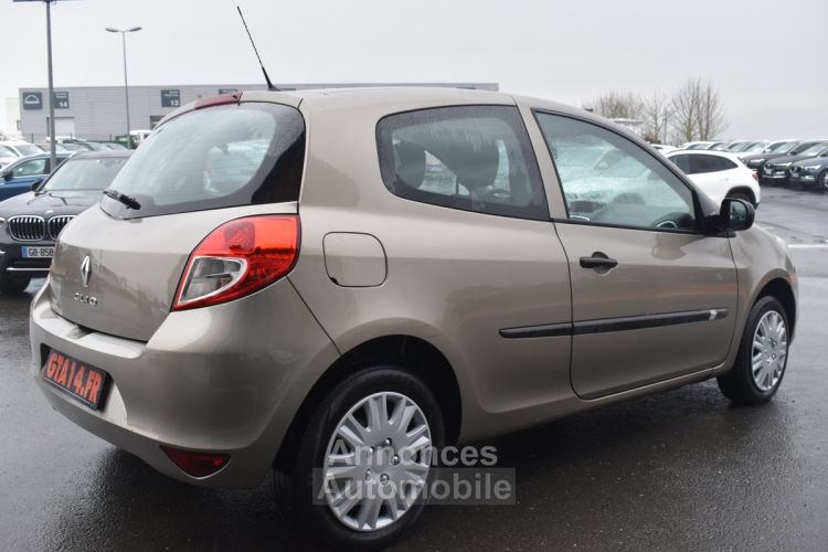 Renault Clio III 1.2 16V 75CH ALIZE 3P - <small></small> 5.990 € <small>TTC</small> - #2