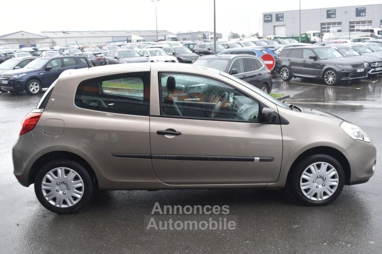 Renault Clio III 1.2 16V 75CH ALIZE 3P - <small></small> 5.990 € <small>TTC</small> - #4