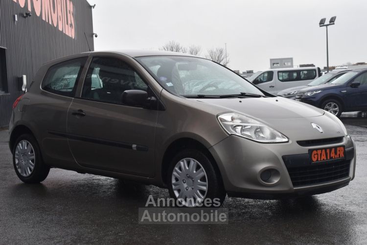 Renault Clio III 1.2 16V 75CH ALIZE 3P - <small></small> 5.990 € <small>TTC</small> - #20