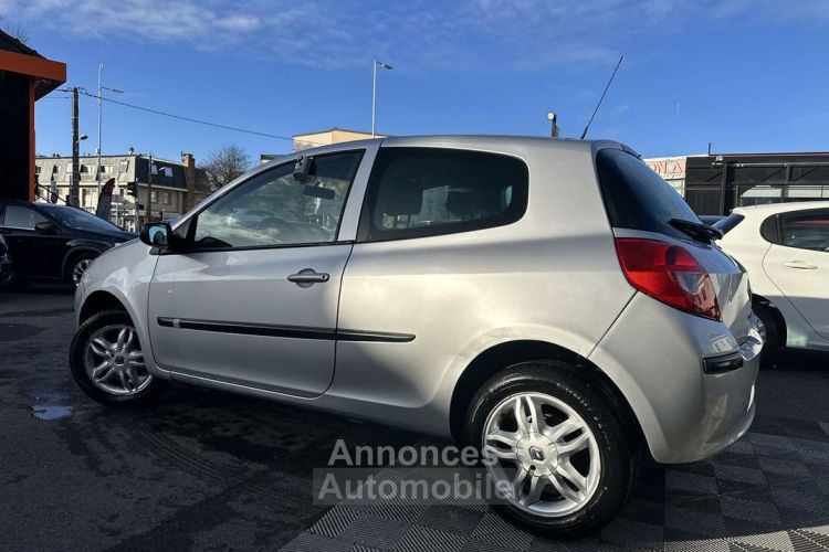 Renault Clio III 1.2 16V 75CH AUTHENTIQUE 3P - <small></small> 4.490 € <small>TTC</small> - #2