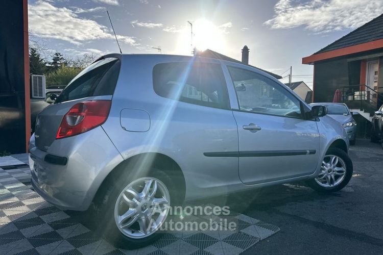 Renault Clio III 1.2 16V 75CH AUTHENTIQUE 3P - <small></small> 4.490 € <small>TTC</small> - #6