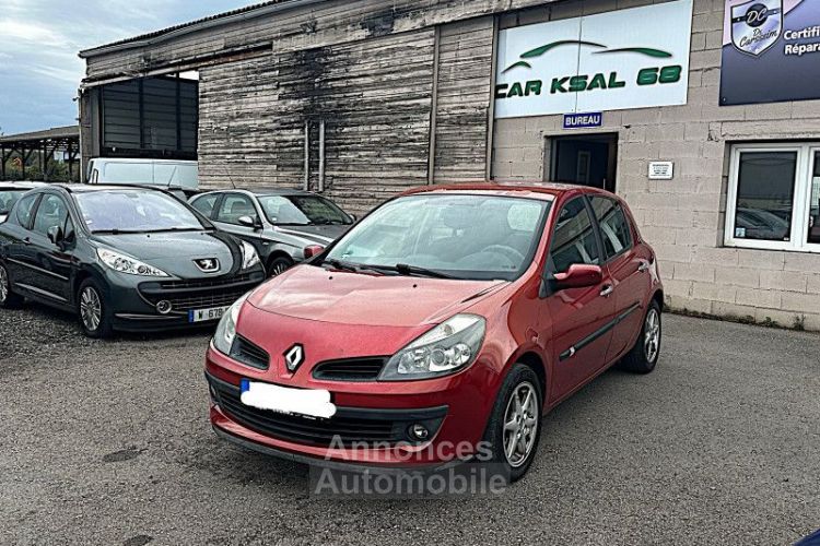 Renault Clio III 1.2 16V 75CH AUTHENTIQUE 5P - <small></small> 3.499 € <small>TTC</small> - #1