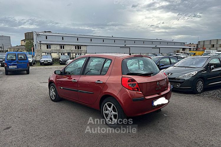 Renault Clio III 1.2 16V 75CH AUTHENTIQUE 5P - <small></small> 3.499 € <small>TTC</small> - #7