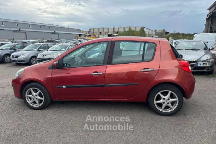 Renault Clio III 1.2 16V 75CH AUTHENTIQUE 5P - <small></small> 3.499 € <small>TTC</small> - #8