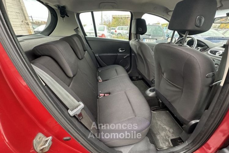 Renault Clio III 1.2 16V 75CH AUTHENTIQUE 5P - <small></small> 3.499 € <small>TTC</small> - #15