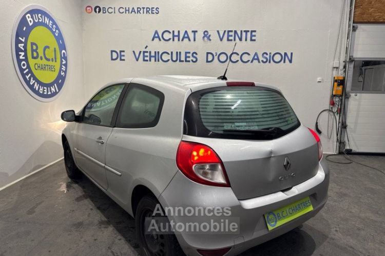 Renault Clio III 1.2 16V 75CH EXPRESS CLIM 3P - <small></small> 6.490 € <small>TTC</small> - #4