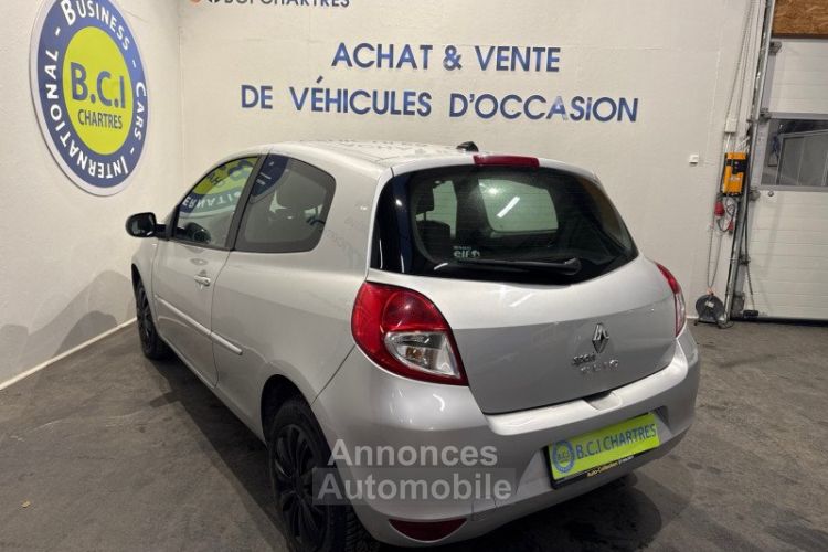 Renault Clio III 1.2 16V 75CH EXPRESS CLIM 3P - <small></small> 7.390 € <small>TTC</small> - #4