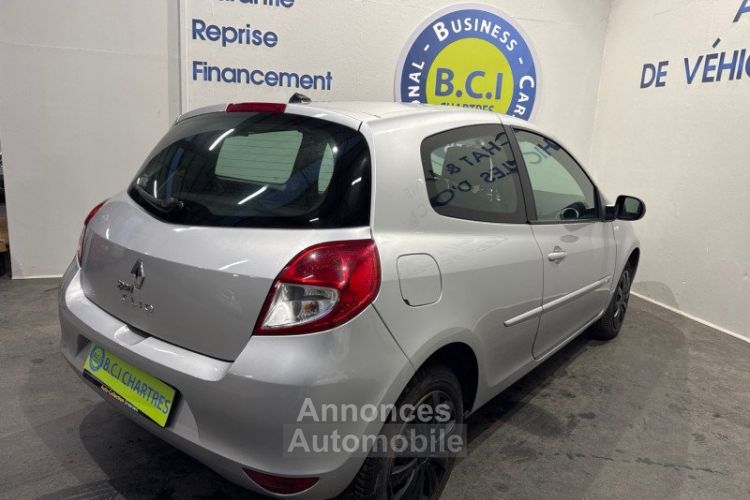 Renault Clio III 1.2 16V 75CH EXPRESS CLIM 3P - <small></small> 7.390 € <small>TTC</small> - #5