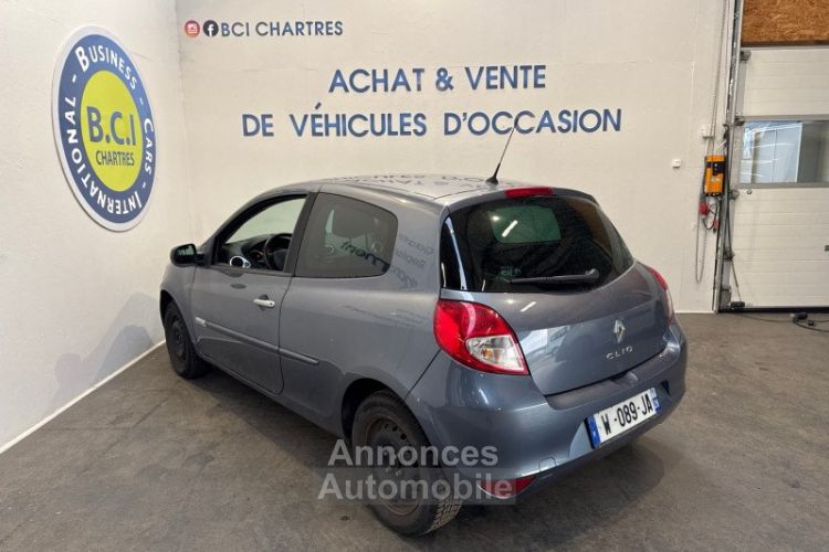 Renault Clio III 1.2 16V 75CH EXPRESS CLIM 3P - <small></small> 5.990 € <small>TTC</small> - #4