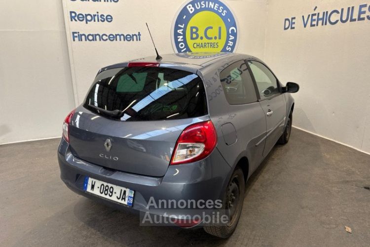 Renault Clio III 1.2 16V 75CH EXPRESS CLIM 3P - <small></small> 5.990 € <small>TTC</small> - #5