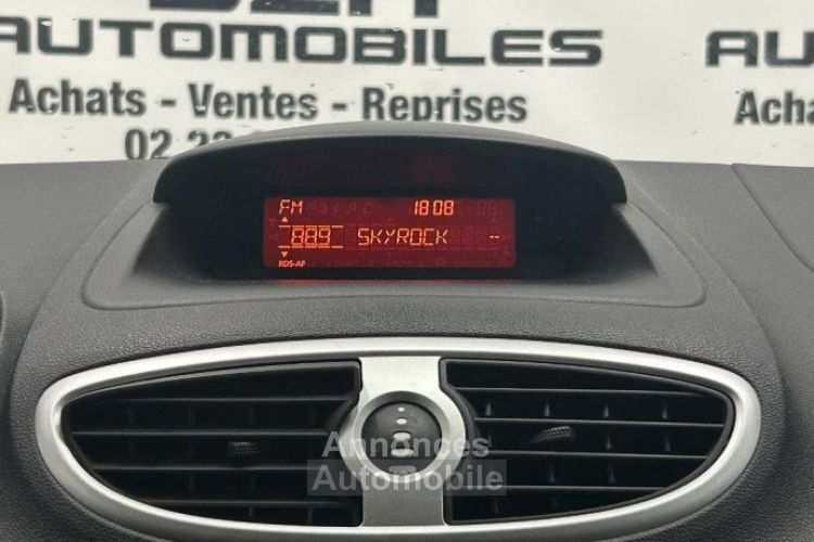 Renault Clio III 1.2 16V 75CH EXPRESS CLIM 5P - <small></small> 6.990 € <small>TTC</small> - #14