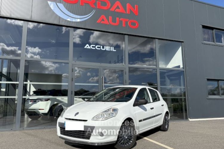 Renault Clio III 1.2 16v 75ch Express Clim 5p - <small></small> 17.990 € <small>TTC</small> - #1