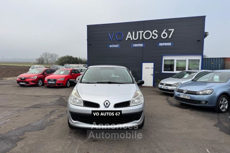 Renault Clio III 1.2 16V Authentique - <small></small> 3.999 € <small>TTC</small> - #1