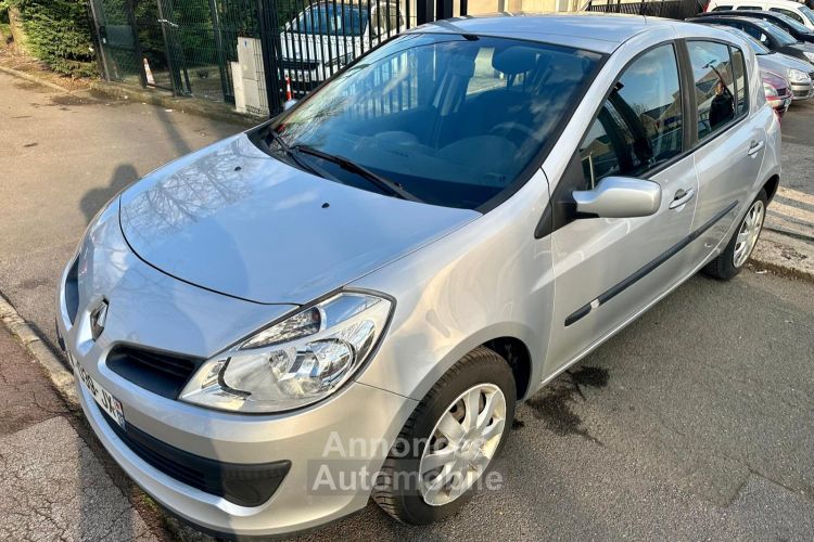 Renault Clio III 1.2 80 EXPRESSION - <small></small> 5.995 € <small>TTC</small> - #1
