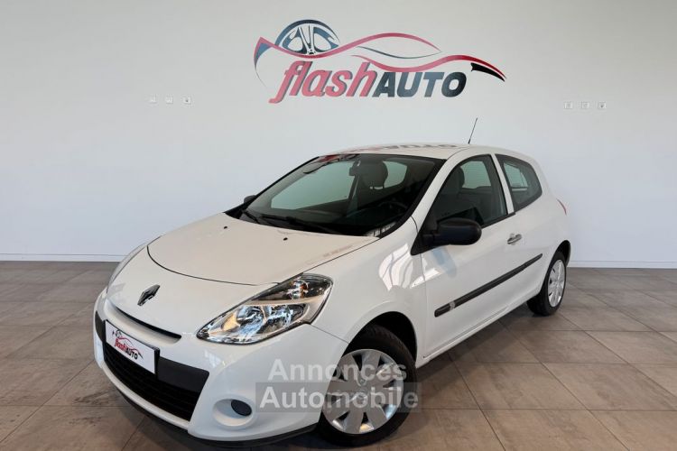 Renault Clio III 1.2 i 75cv-2009 - <small></small> 4.900 € <small>TTC</small> - #1