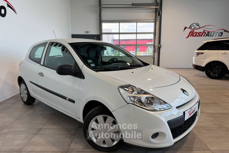 Renault Clio III 1.2 i 75cv-2009 - <small></small> 4.900 € <small>TTC</small> - #2