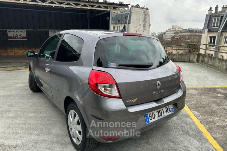 Renault Clio III 1.2 TCE 100CH DYNAMIQUE TOMTOM EURO5 3P - <small></small> 7.700 € <small>TTC</small> - #2