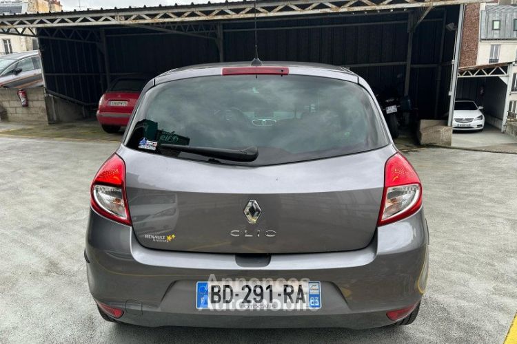 Renault Clio III 1.2 TCE 100CH DYNAMIQUE TOMTOM EURO5 3P - <small></small> 7.700 € <small>TTC</small> - #3