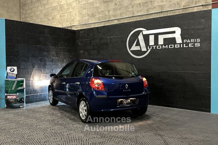 Renault Clio III 1.2 TCE 100CH INITIALE 5P - <small></small> 3.990 € <small>TTC</small> - #3