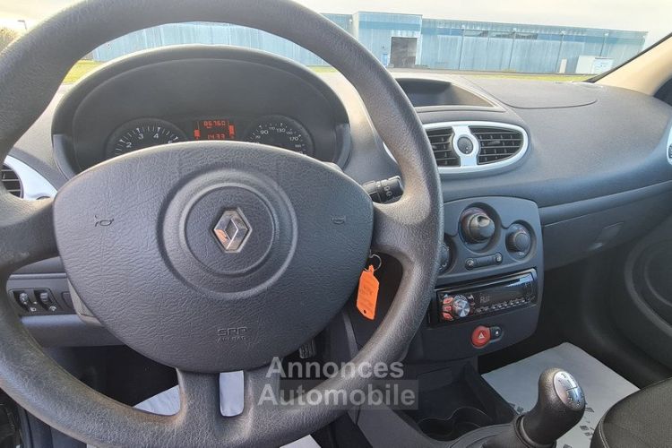 Renault Clio III 1.2i 16V 75ch (5 cv) - BVM5 3 Portes Noir eco2 Yahoo 2012 - <small></small> 6.990 € <small>TTC</small> - #13