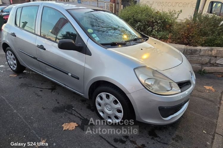 Renault Clio III 1.2l 16v 75ch GARANTIE - <small></small> 2.990 € <small>TTC</small> - #2