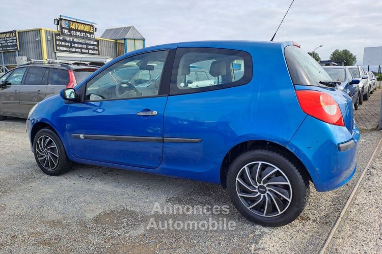 Renault Clio III 1.4 i 98 cv - <small></small> 2.990 € <small>TTC</small> - #3