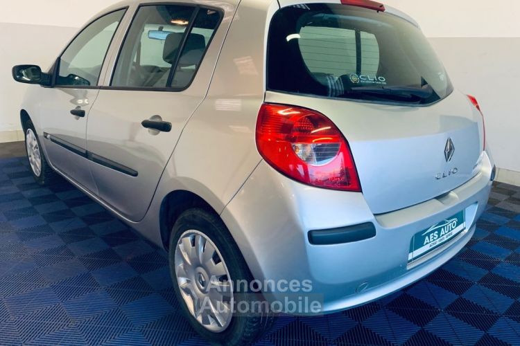 Renault Clio III 1.5 dCi 70 ch - <small></small> 4.490 € <small>TTC</small> - #2