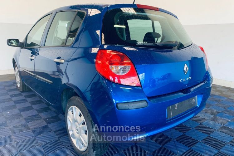 Renault Clio III 1.5 dCi 70 eco2 Authentique - <small></small> 4.490 € <small>TTC</small> - #2