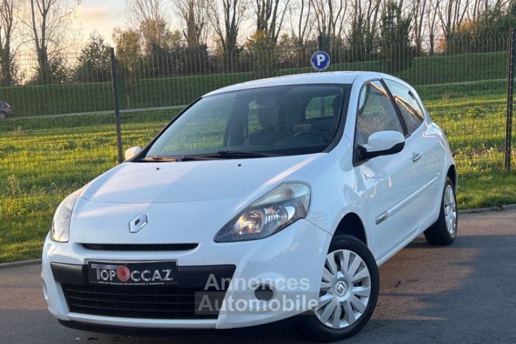 Renault Clio III 1.5 DCI 75CH AUTHENTIQUE ECO² 3P 08/2011 - GARANTIE - <small></small> 4.290 € <small>TTC</small> - #1