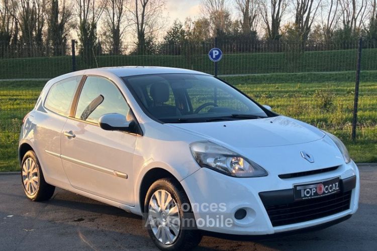 Renault Clio III 1.5 DCI 75CH AUTHENTIQUE ECO² 3P 08/2011 - GARANTIE - <small></small> 4.290 € <small>TTC</small> - #2