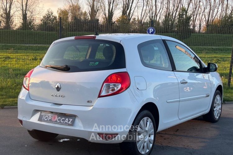 Renault Clio III 1.5 DCI 75CH AUTHENTIQUE ECO² 3P 08/2011 - GARANTIE - <small></small> 4.290 € <small>TTC</small> - #3