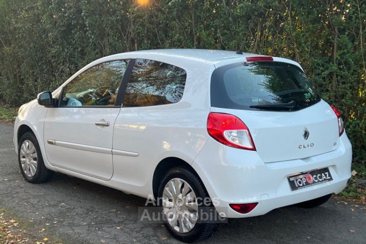 Renault Clio III 1.5 DCI 75CH AUTHENTIQUE ECO² 3P 08/2011 - GARANTIE - <small></small> 4.290 € <small>TTC</small> - #4