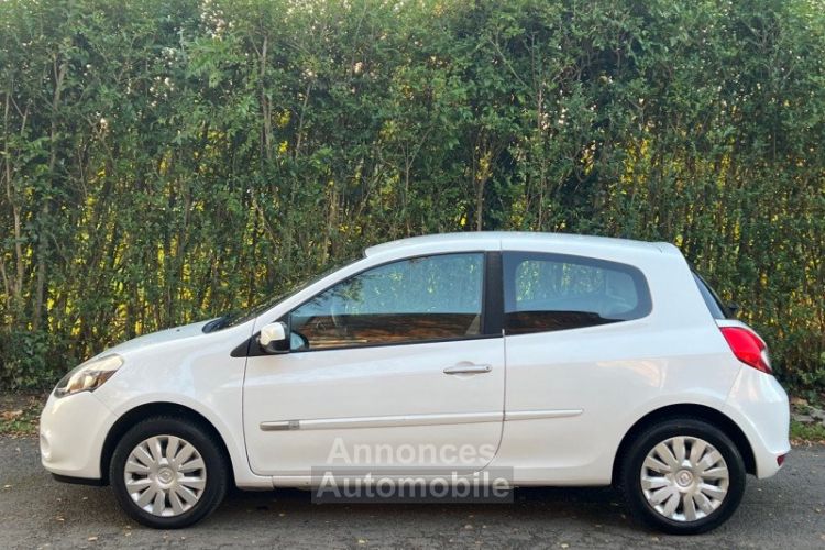 Renault Clio III 1.5 DCI 75CH AUTHENTIQUE ECO² 3P 08/2011 - GARANTIE - <small></small> 4.290 € <small>TTC</small> - #5