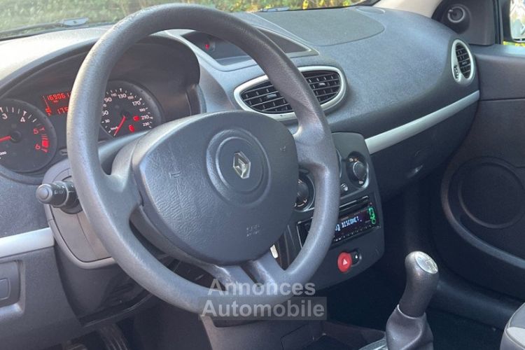 Renault Clio III 1.5 DCI 75CH AUTHENTIQUE ECO² 3P 08/2011 - GARANTIE - <small></small> 4.290 € <small>TTC</small> - #10