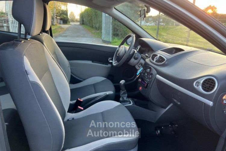 Renault Clio III 1.5 DCI 75CH AUTHENTIQUE ECO² 3P 08/2011 - GARANTIE - <small></small> 4.290 € <small>TTC</small> - #12