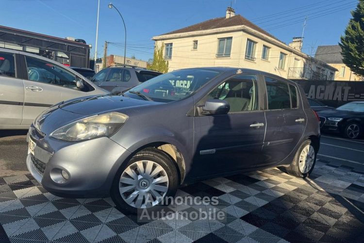 Renault Clio III 1.5 DCI 75CH DYNAMIQUE TOMTOM 5P - <small></small> 3.490 € <small>TTC</small> - #4