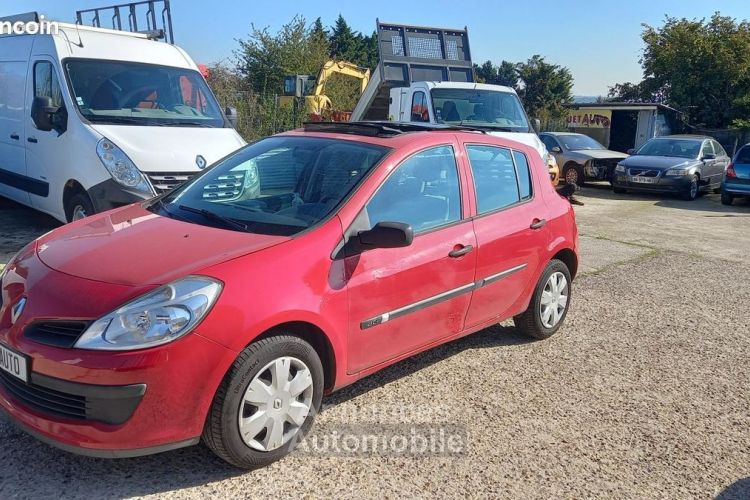 Renault Clio III 1.5 DCI 85 BV6 EXPRESSION - <small></small> 5.500 € <small>TTC</small> - #1