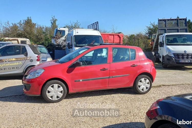 Renault Clio III 1.5 DCI 85 BV6 EXPRESSION - <small></small> 5.500 € <small>TTC</small> - #2