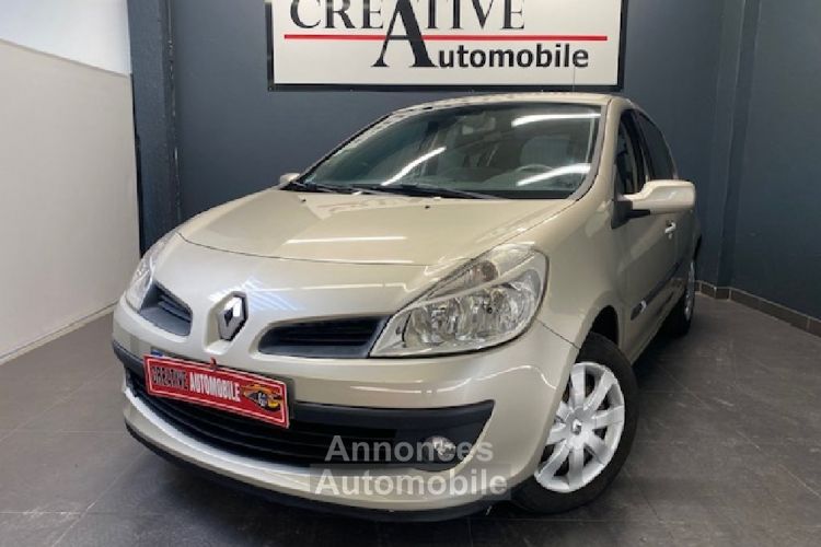 Renault Clio III 1.5 dCi 85 CV eco2 Privilège - <small></small> 4.990 € <small>TTC</small> - #1