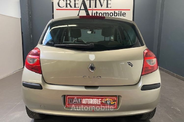 Renault Clio III 1.5 dCi 85 CV eco2 Privilège - <small></small> 4.990 € <small>TTC</small> - #10