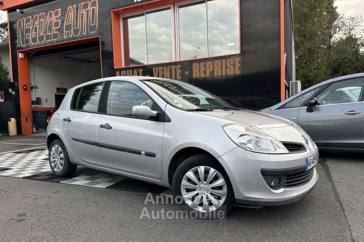 Renault Clio III 1.5 DCI 85CH DYNAMIQUE 5P - <small></small> 3.500 € <small>TTC</small> - #1