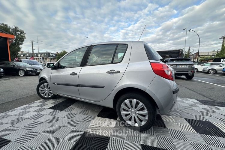 Renault Clio III 1.5 DCI 85CH DYNAMIQUE 5P - <small></small> 3.500 € <small>TTC</small> - #2