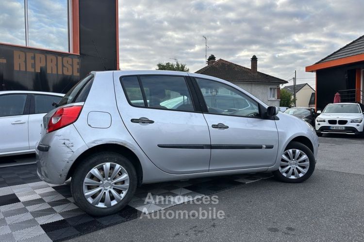 Renault Clio III 1.5 DCI 85CH DYNAMIQUE 5P - <small></small> 3.500 € <small>TTC</small> - #8