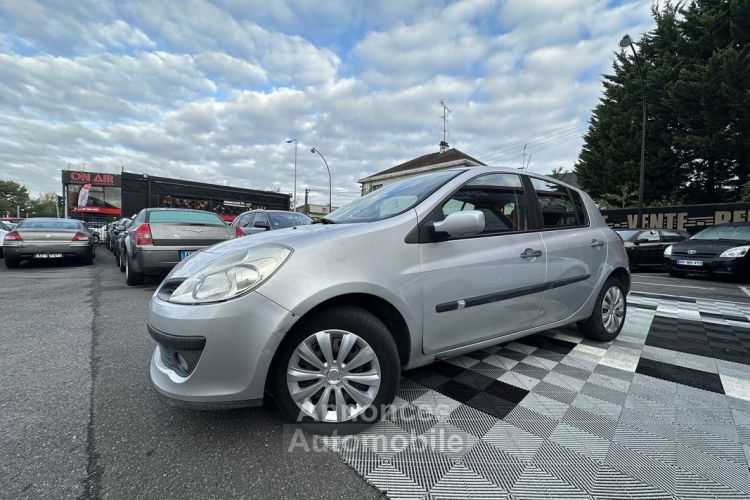 Renault Clio III 1.5 DCI 85CH DYNAMIQUE 5P - <small></small> 3.500 € <small>TTC</small> - #9