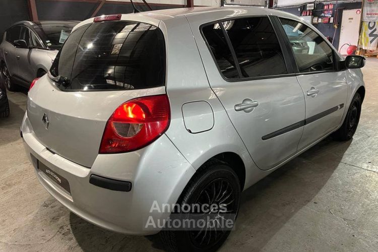 Renault Clio III 1.5 dCi 85ch Luxe Dynamique 5p - <small></small> 3.490 € <small>TTC</small> - #6